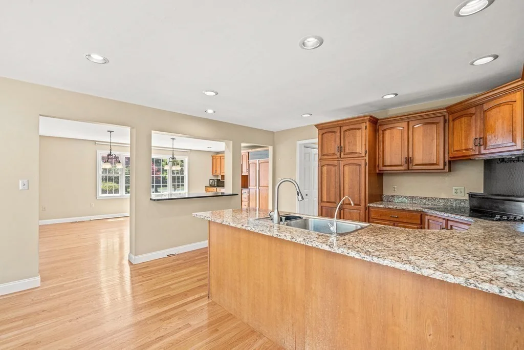 5 bed, 4+ bath apartment for rent at 4 Farm Rd, Lexington — photo 14 of 42