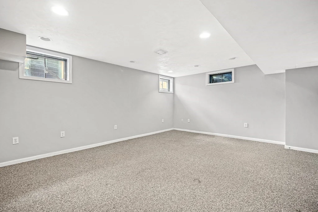 5 bed, 4+ bath apartment for rent at 4 Farm Rd, Lexington — photo 35 of 42