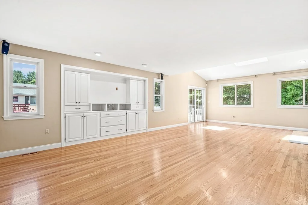 5 bed, 4+ bath apartment for rent at 4 Farm Rd, Lexington — photo 9 of 42