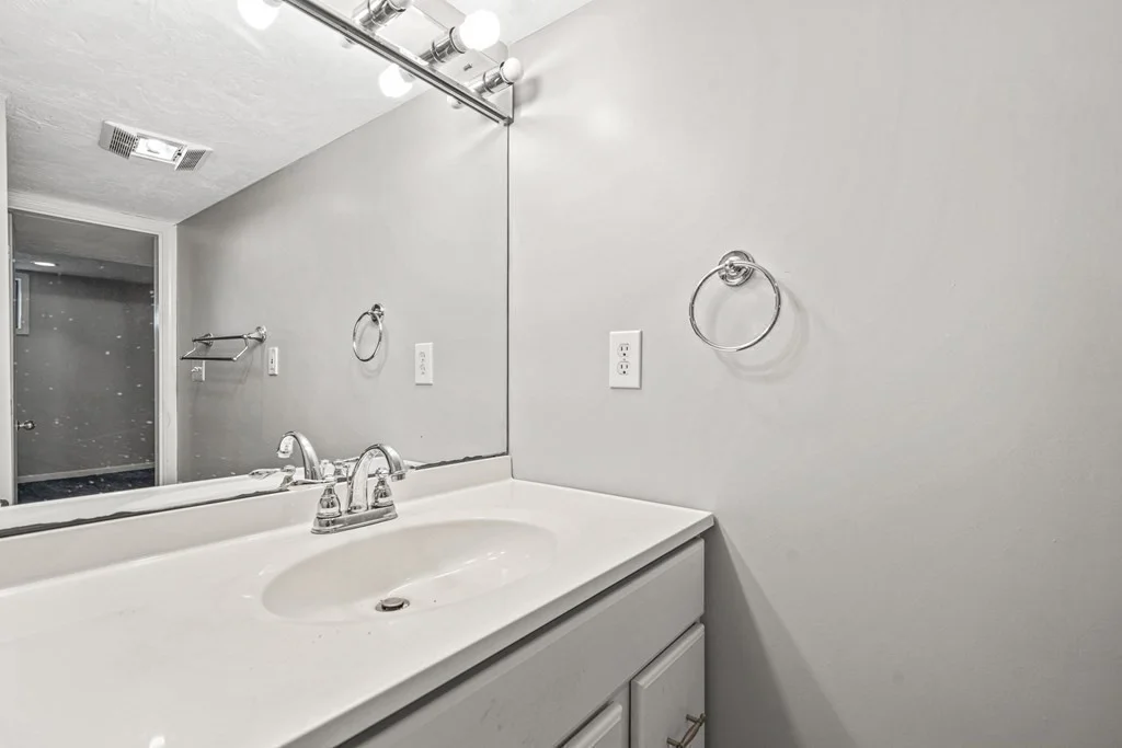 5 bed, 4+ bath apartment for rent at 4 Farm Rd, Lexington — photo 36 of 42