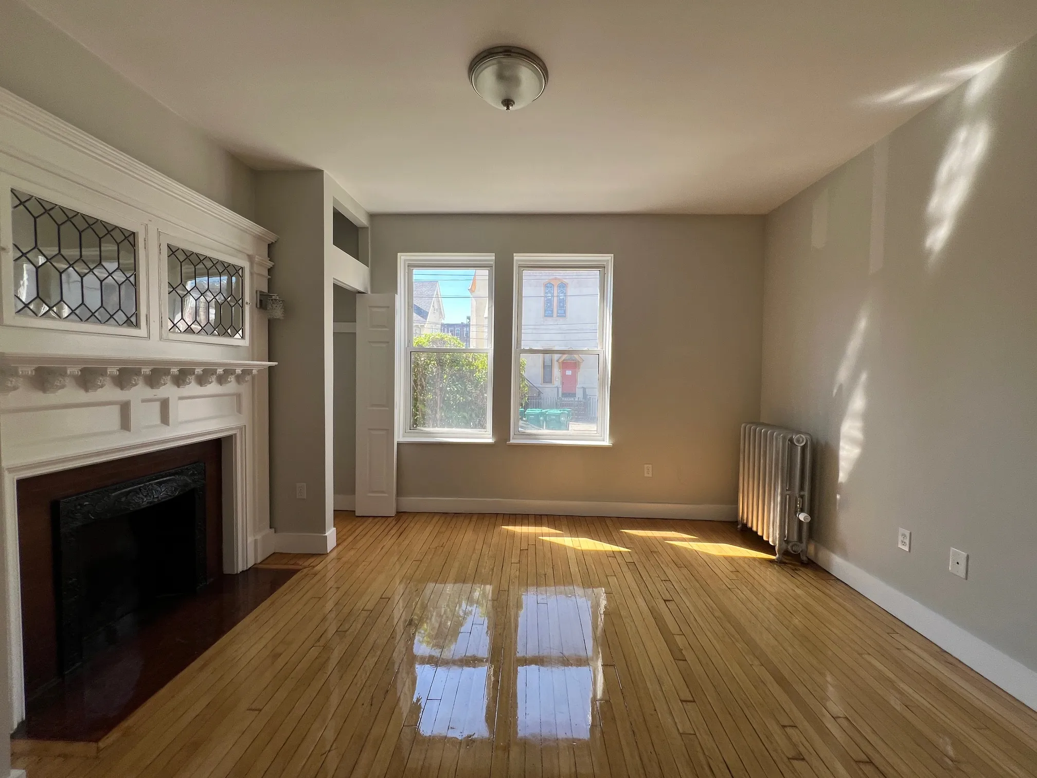 5 bed, 2 bath apartment for rent at 4 Farrington Ave Unit 1, Allston — photo 1 of 20