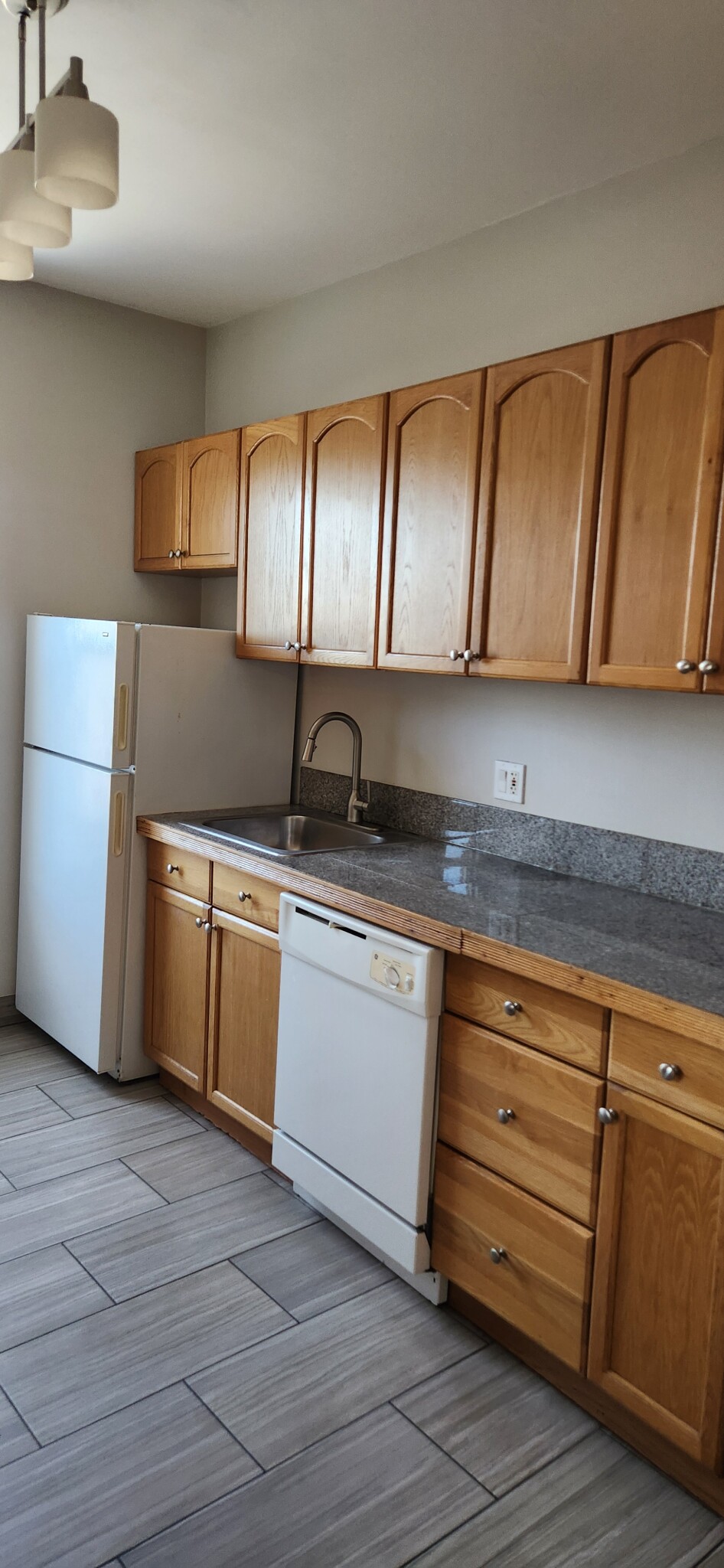 3 bed, 1 bath apartment for rent at 4 Farrington Ave Unit 3, Allston — photo 12 of 45