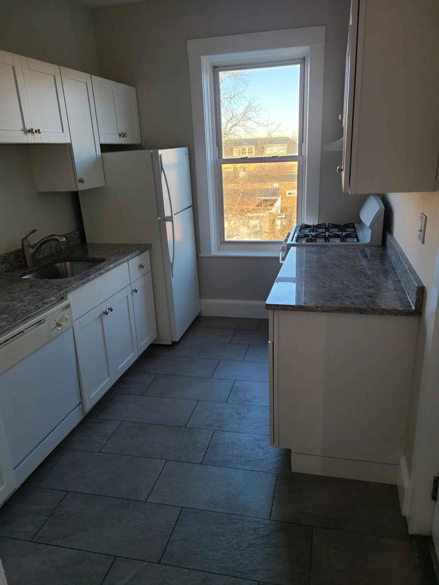 3 bed, 1 bath apartment for rent at 4 Farrington Ave Unit 6, Allston — photo 14 of 29
