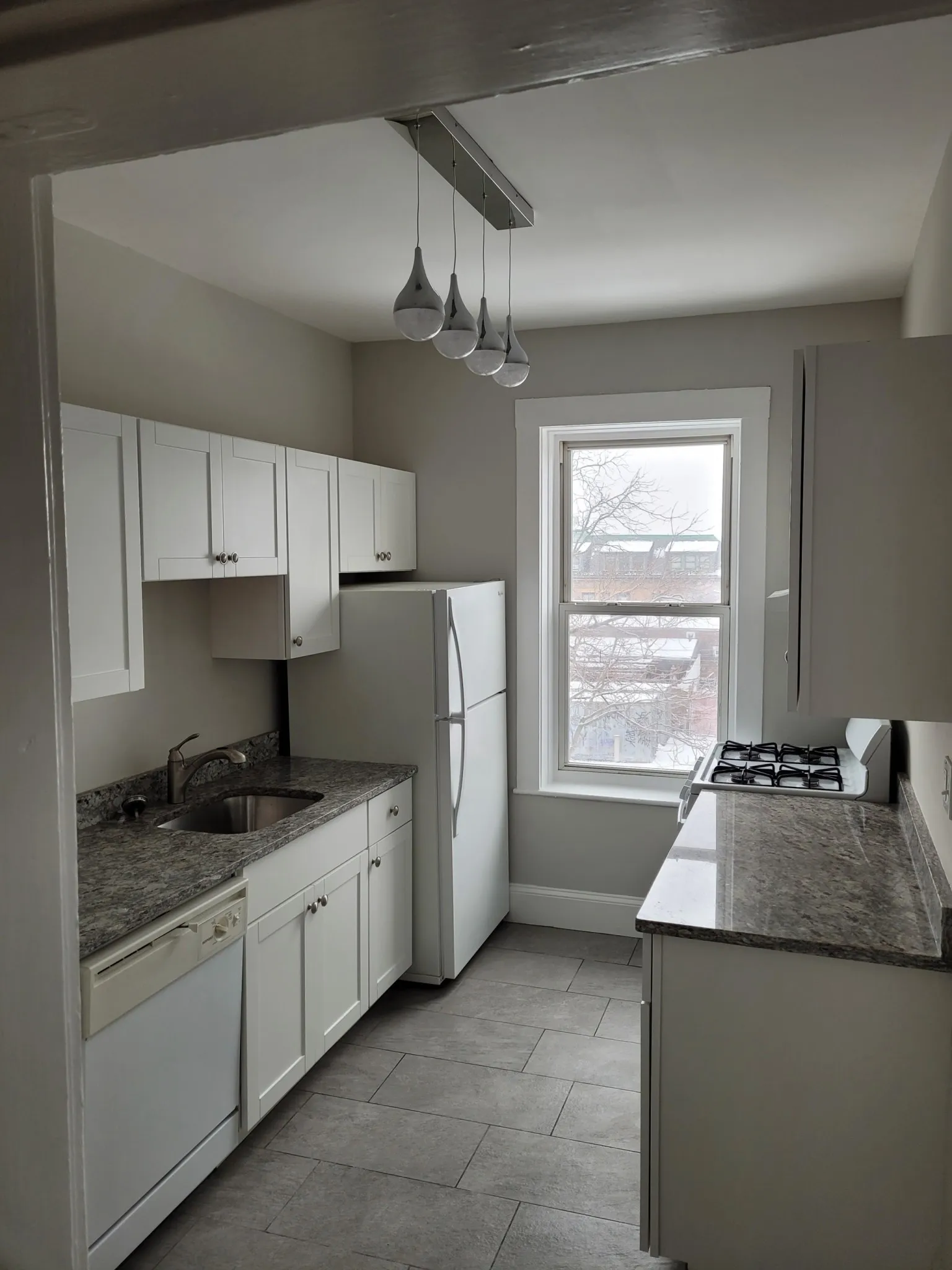 3 bed, 1 bath apartment for rent at 4 Farrington Ave Unit 6, Allston — photo 22 of 29
