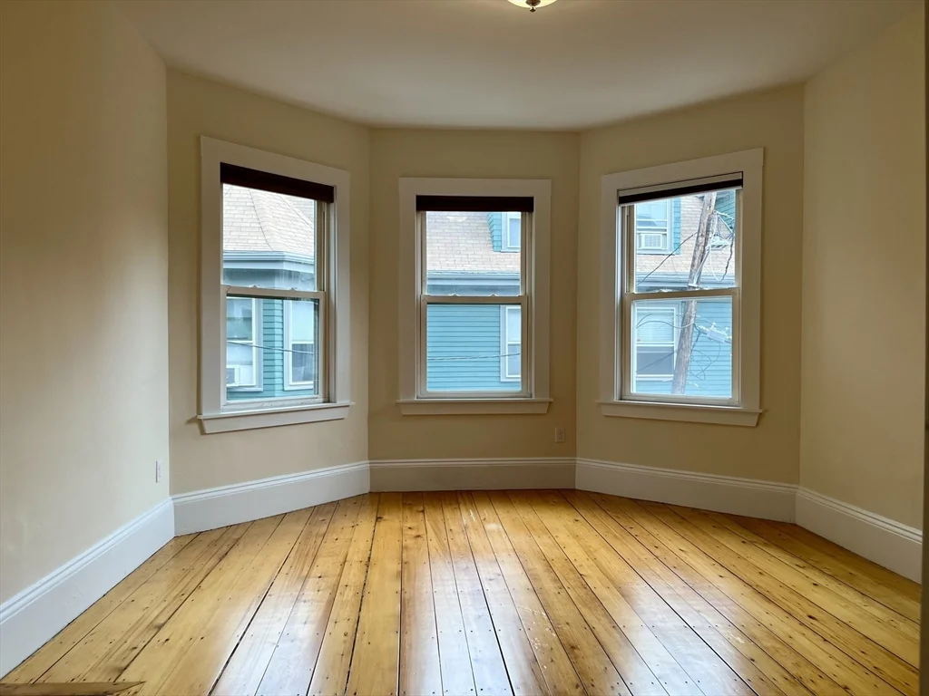 3 bed, 1 bath apartment for rent at 4 Fayette Park Unit 2, Harvard Square — photo 2 of 13