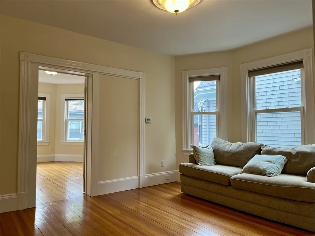 3 bed, 1 bath apartment for rent at 4 Fayette Park Unit 2, Harvard Square — photo 5 of 13