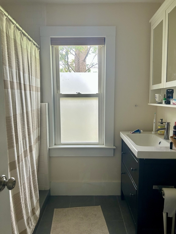 2 bed, 1 bath apartment for rent at 4 Fayette Park Unit 3, Mid Cambridge — photo 4 of 8