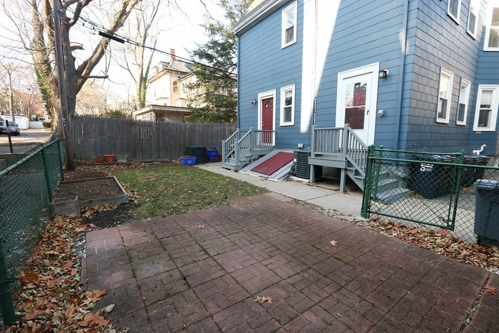 2 bed, 1 bath apartment for rent at 4 Fayette Park Unit 3, Mid Cambridge — photo 8 of 8