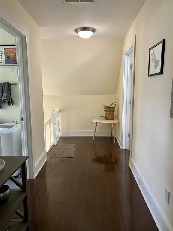 2 bed, 1 bath apartment for rent at 4 Fayette Park Unit 3, Mid Cambridge — photo 3 of 8