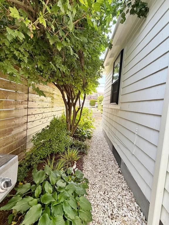 1 bed, 1 bath apartment for rent at 4 Foam St Unit 4, Point Shirley — photo 12 of 21