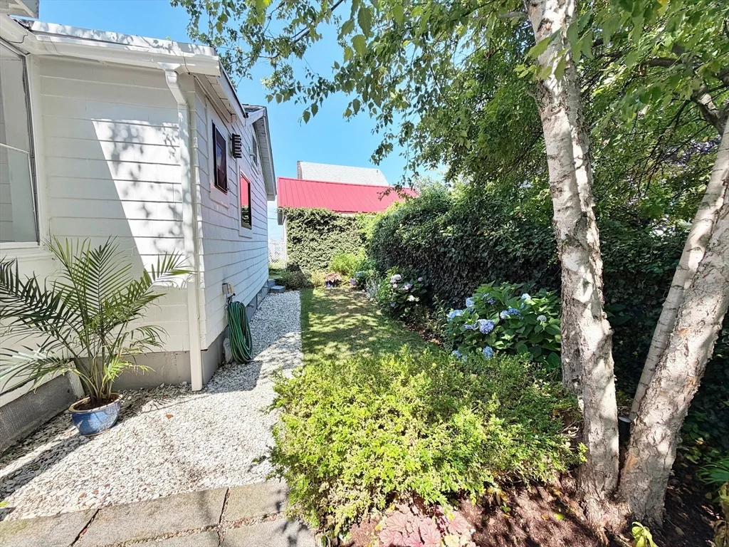 1 bed, 1 bath apartment for rent at 4 Foam St Unit 4, Point Shirley — photo 14 of 21