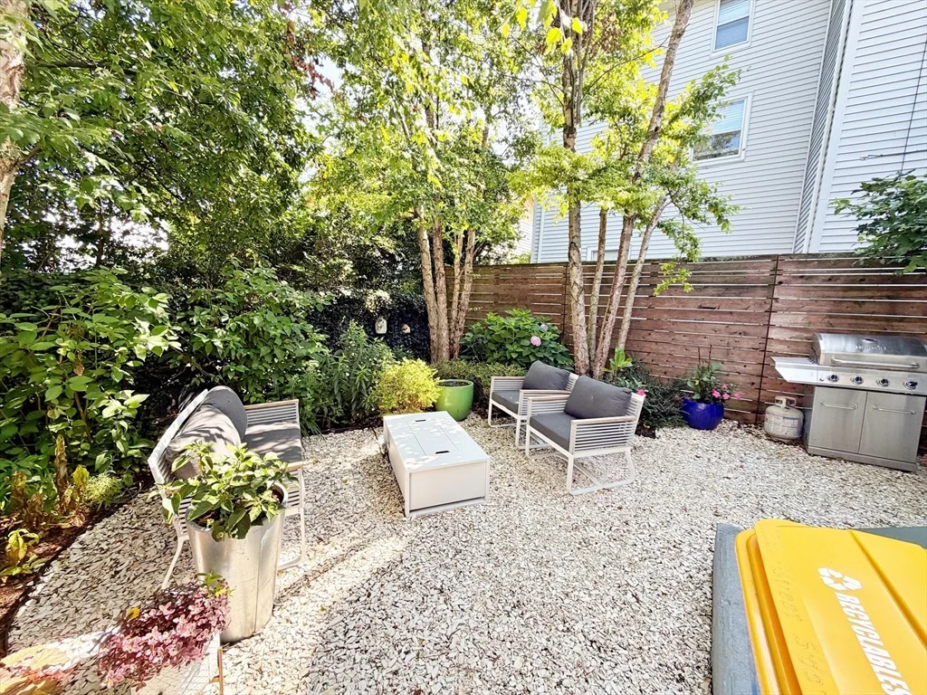 1 bed, 1 bath apartment for rent at 4 Foam St Unit 4, Point Shirley — photo 10 of 21