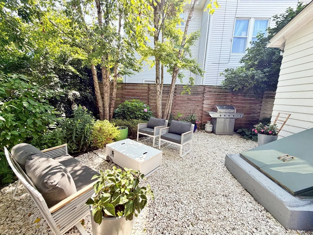 1 bed, 1 bath apartment for rent at 4 Foam St Unit 4, Point Shirley — photo 11 of 21