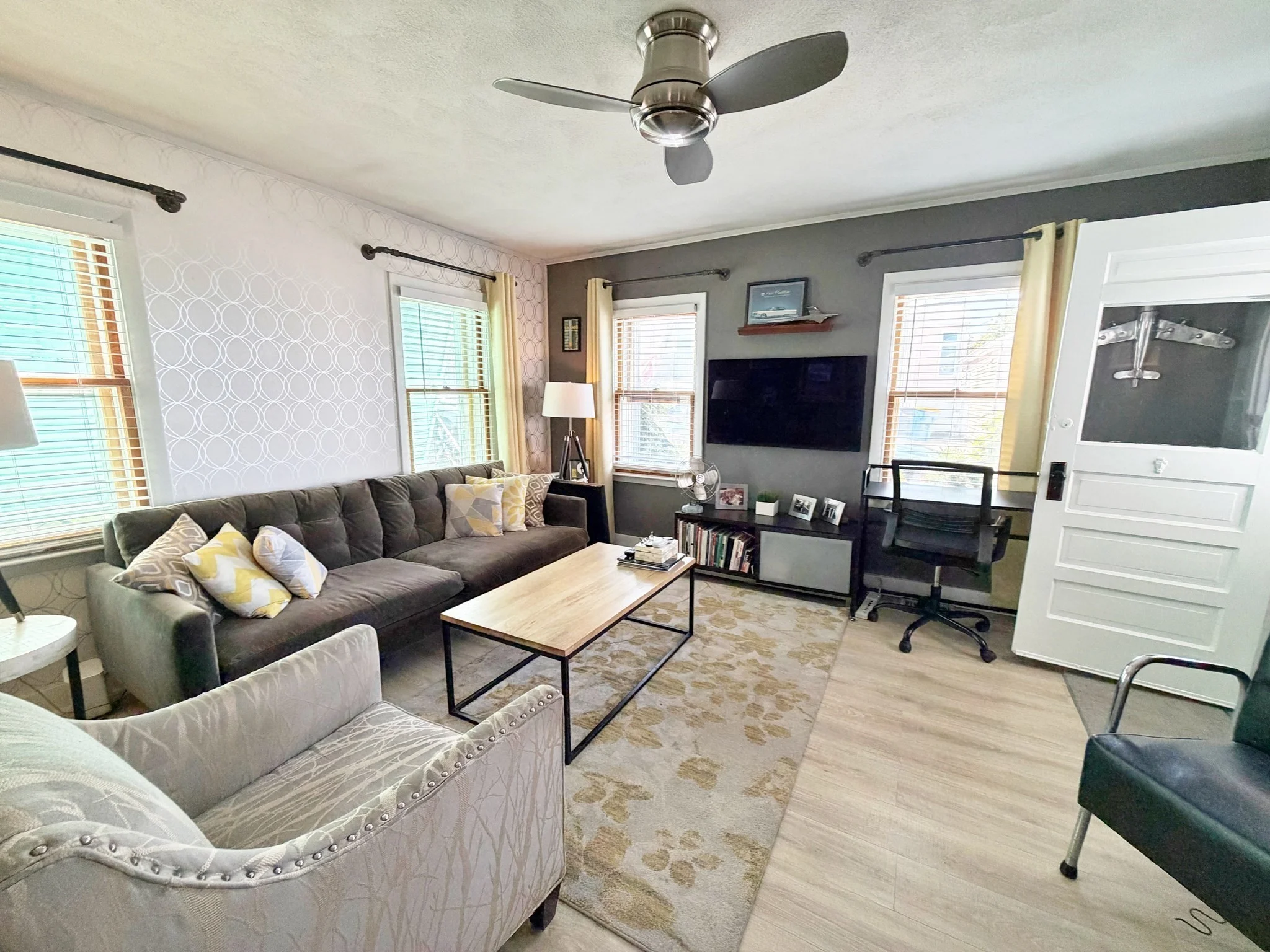 1 bed, 1 bath apartment for rent at 4 Foam St Unit 4, Point Shirley — photo 1 of 21