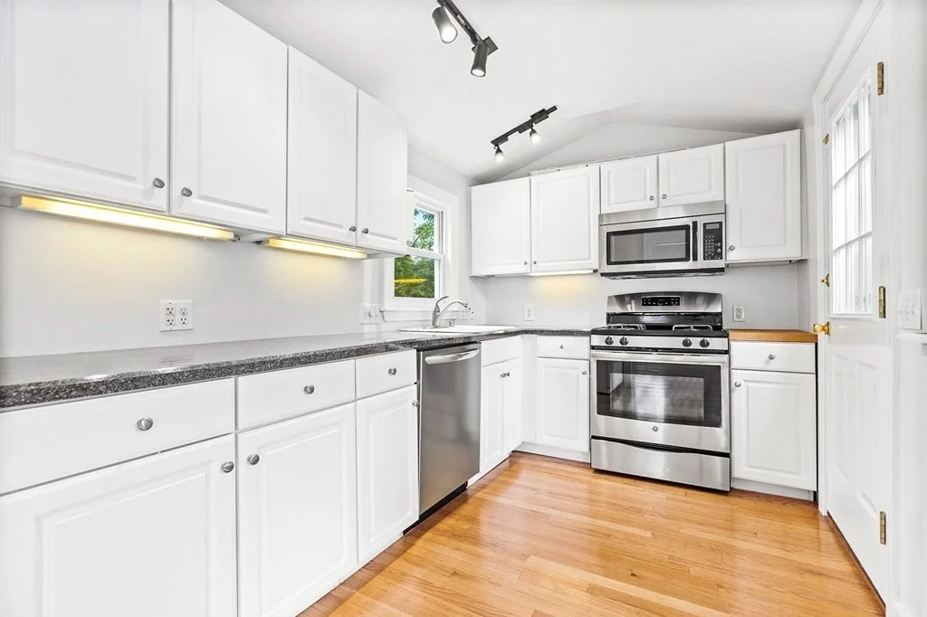 2 bed, 1 bath apartment for rent at 4 Forget Me Not Ln Unit 2, Hingham Center — photo 4 of 11