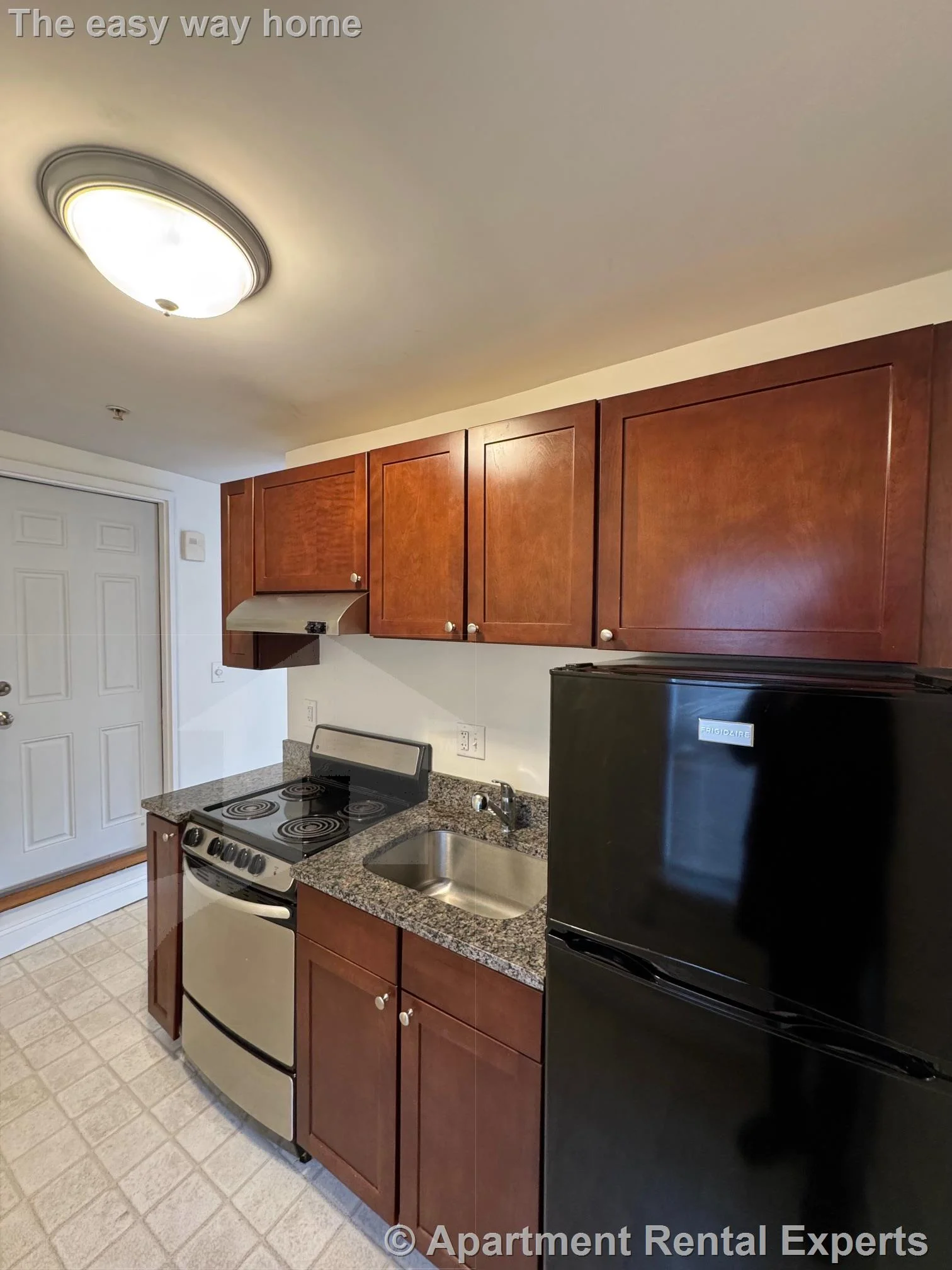 Studio bed, 1 bath apartment for rent at 4 Forster St Unit (PRIVATE ENTRANCE), Winter Hill — photo 4 of 9