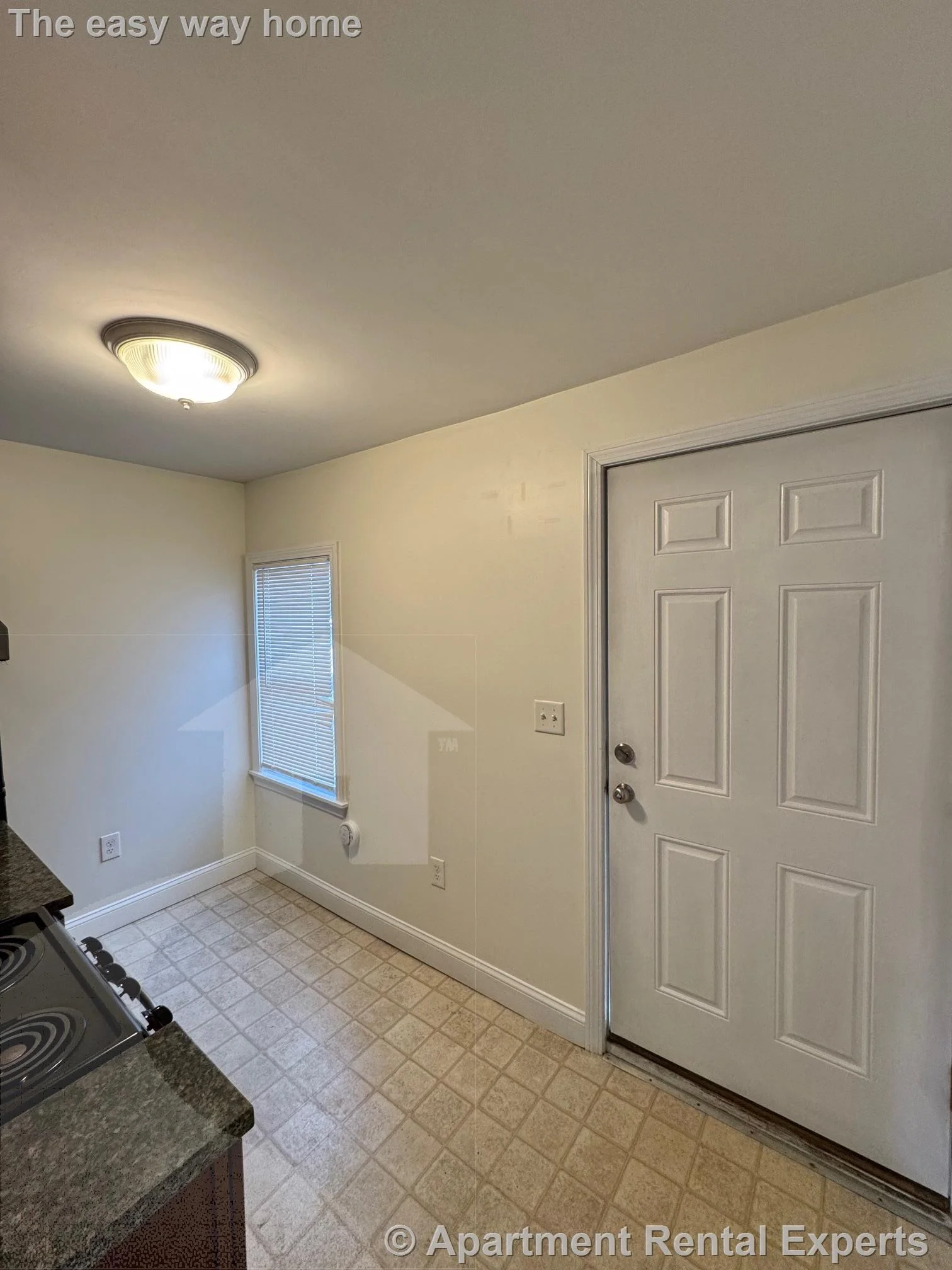 Studio bed, 1 bath apartment for rent at 4 Forster St Unit (PRIVATE ENTRANCE), Winter Hill — photo 3 of 9