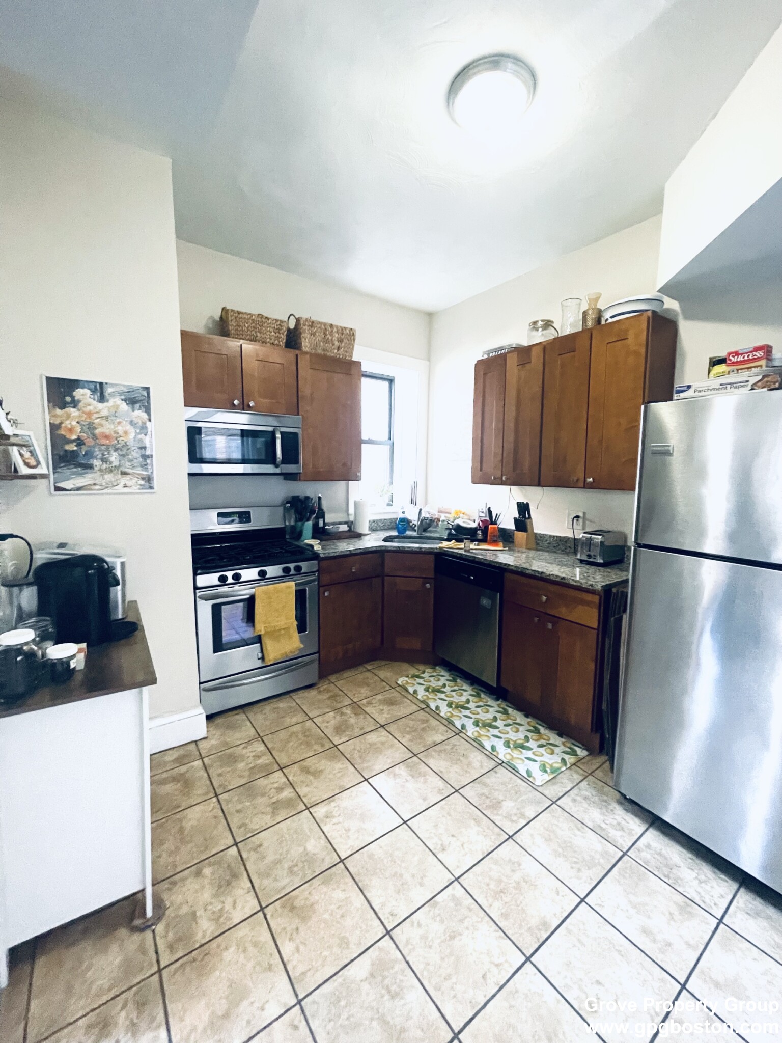 3 bed, 1 bath apartment for rent at 4 Fountain Pl Unit 10, North End — photo 3 of 7