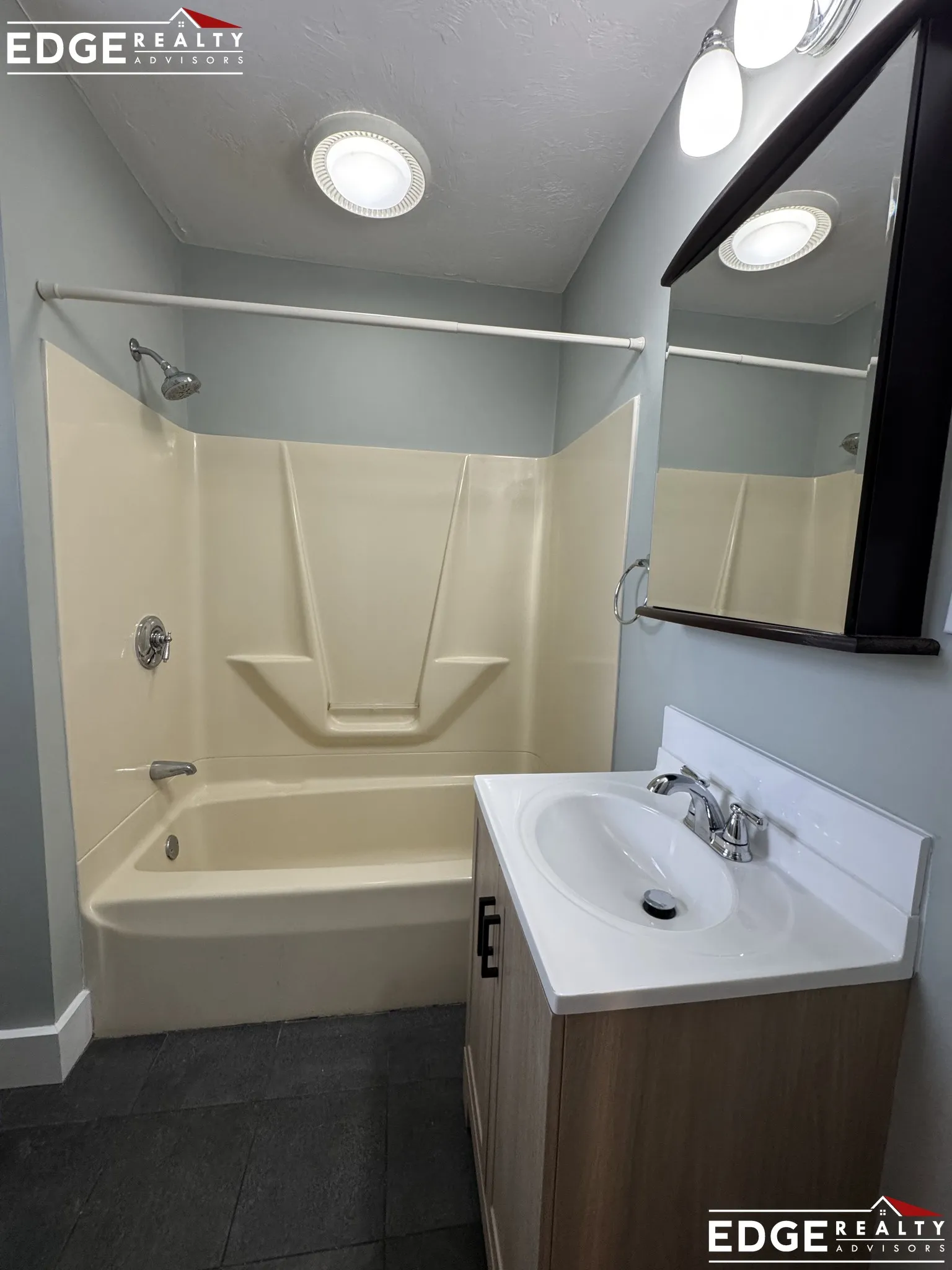 2 bed, 1 bath apartment for rent at 4 Franklin St Unit 2, Natick — photo 6 of 11