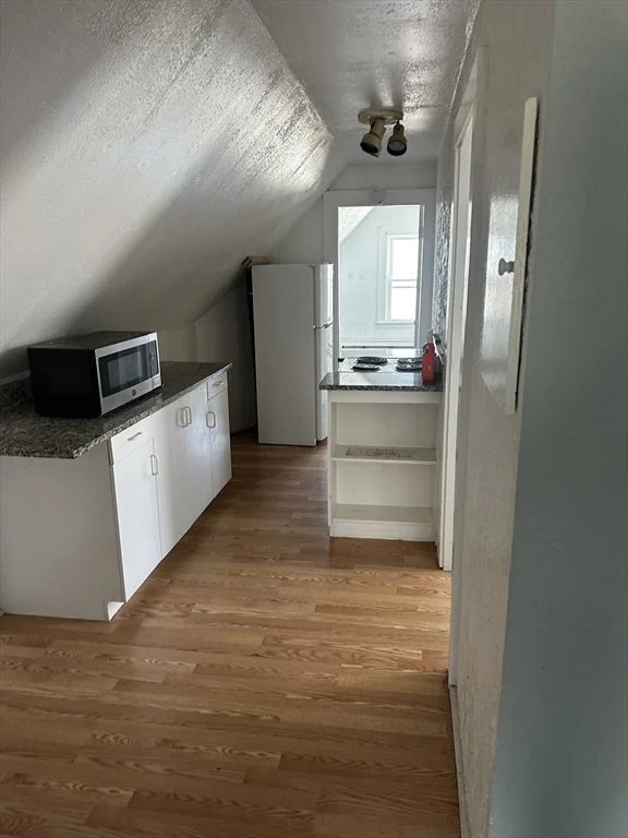 2 bed, 1 bath apartment for rent at 4 Fruit St Unit 3, Milford — photo 5 of 7