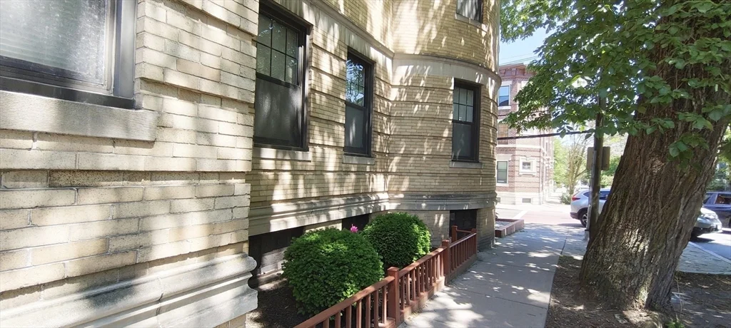 1 bed, 1 bath apartment for rent at 4 Fuller St Unit 1, Coolidge Corner — photo 12 of 12