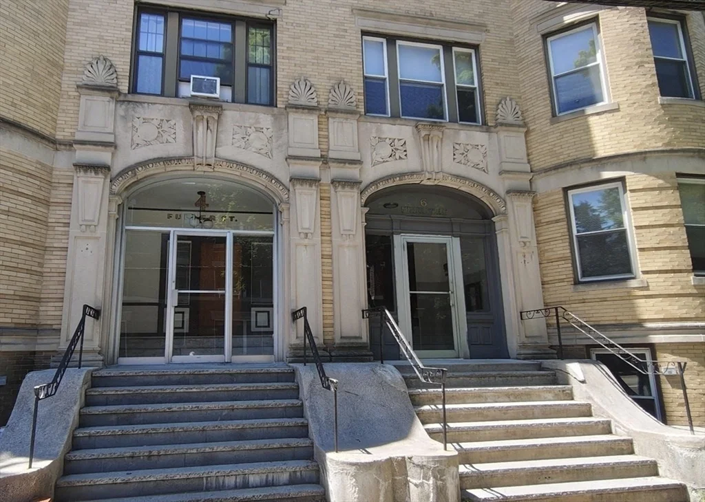 1 bed, 1 bath apartment for rent at 4 Fuller St Unit 1, Coolidge Corner