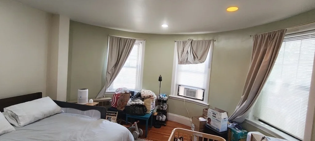 1 bed, 1 bath apartment for rent at 4 Fuller St Unit 1, Coolidge Corner — photo 7 of 12
