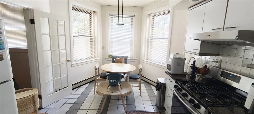 1 bed, 1 bath apartment for rent at 4 Fuller St Unit 1, Coolidge Corner — photo 6 of 12