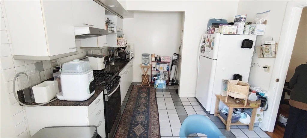 1 bed, 1 bath apartment for rent at 4 Fuller St Unit 1, Coolidge Corner — photo 4 of 12