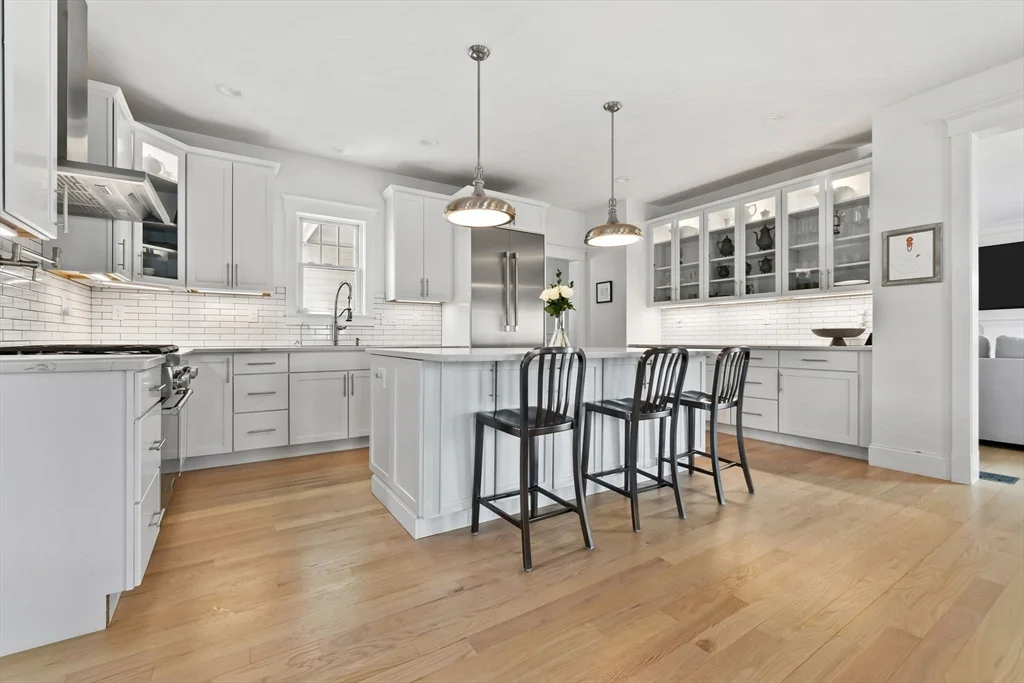 6 bed, 4+ bath apartment for rent at 4 Gabaree Ct, Newburyport — photo 7 of 41