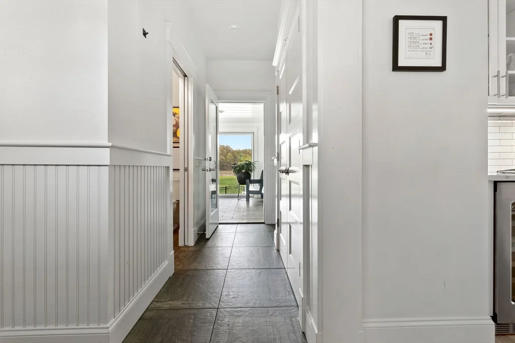 6 bed, 4+ bath apartment for rent at 4 Gabaree Ct, Newburyport — photo 3 of 41