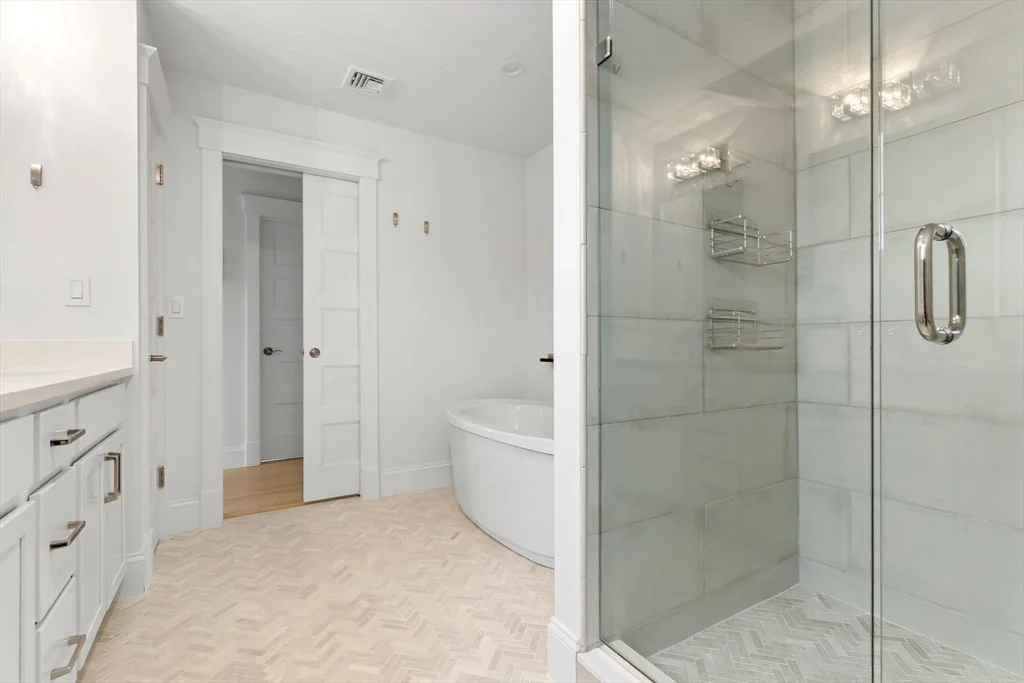 6 bed, 4+ bath apartment for rent at 4 Gabaree Ct, Newburyport — photo 31 of 41