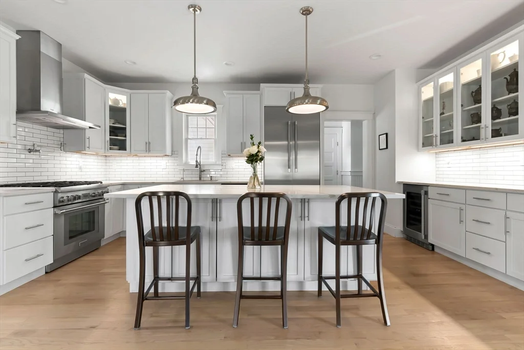6 bed, 4+ bath apartment for rent at 4 Gabaree Ct, Newburyport — photo 12 of 41