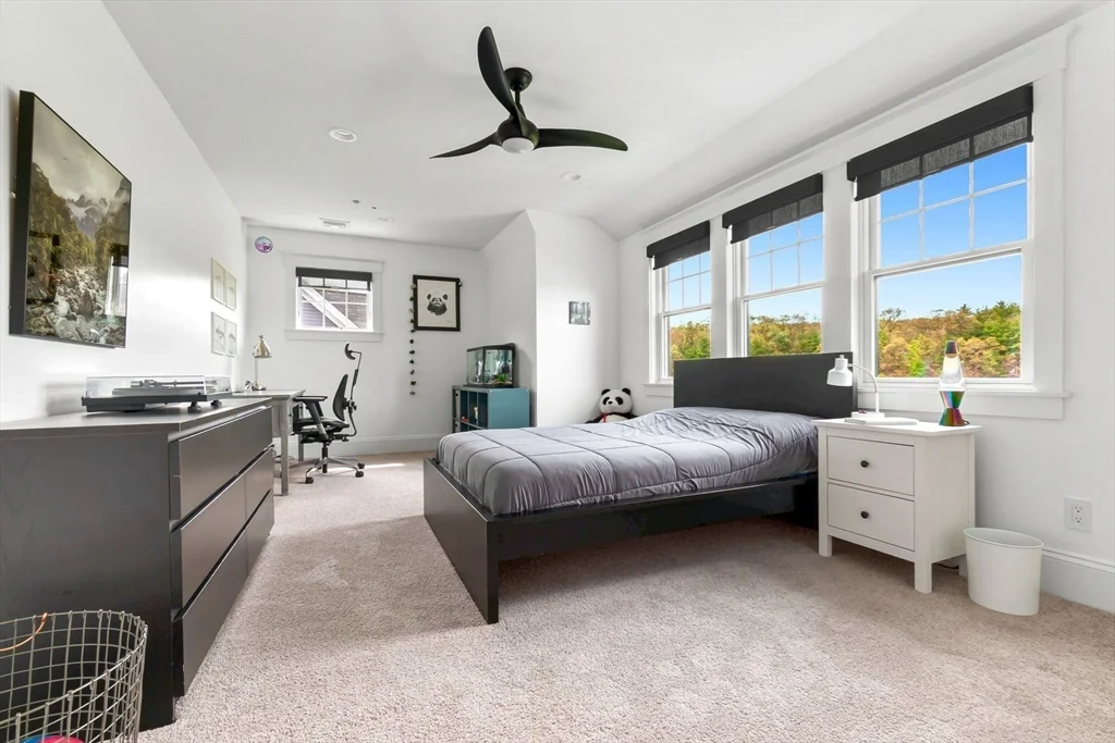 6 bed, 4+ bath apartment for rent at 4 Gabaree Ct, Newburyport — photo 35 of 41