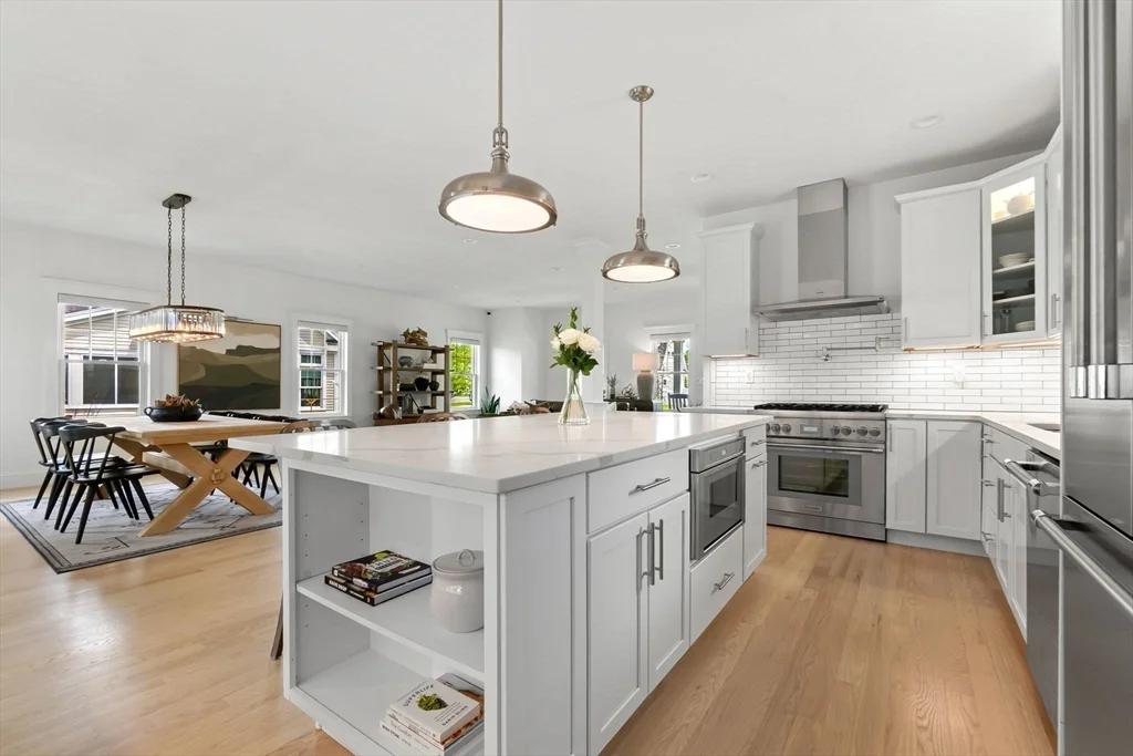 6 bed, 4+ bath apartment for rent at 4 Gabaree Ct, Newburyport — photo 9 of 41
