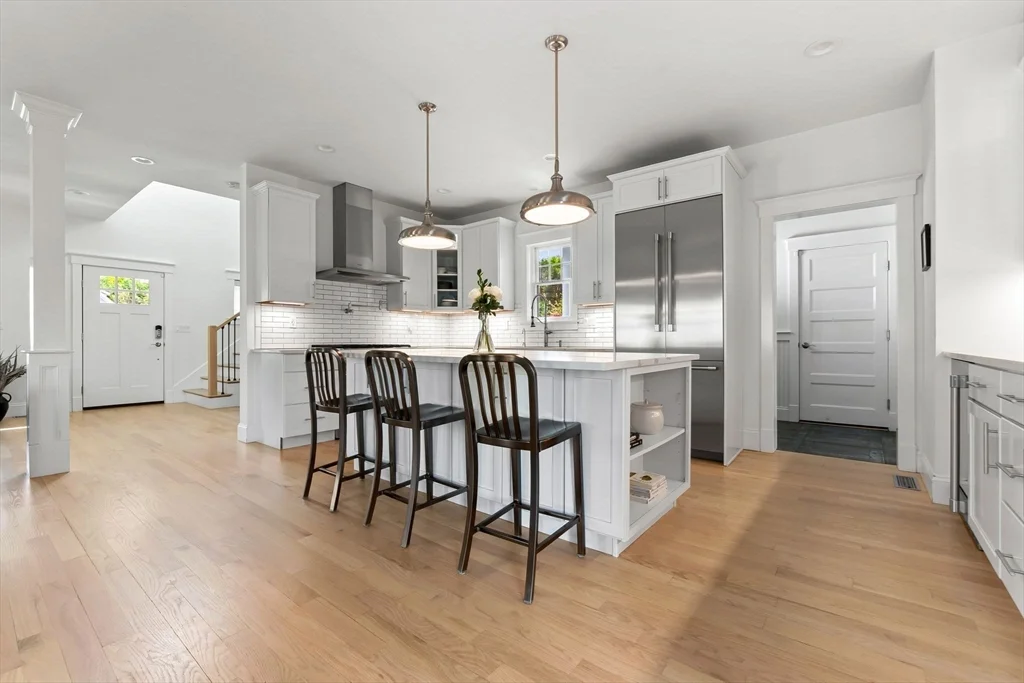 6 bed, 4+ bath apartment for rent at 4 Gabaree Ct, Newburyport — photo 8 of 41