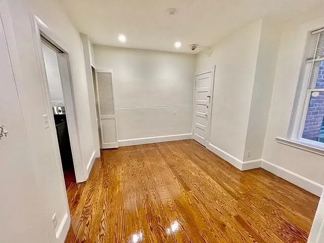 1 bed, 1 bath apartment for rent at 4 Garden Ct Unit 2B, Boston — photo 2 of 4