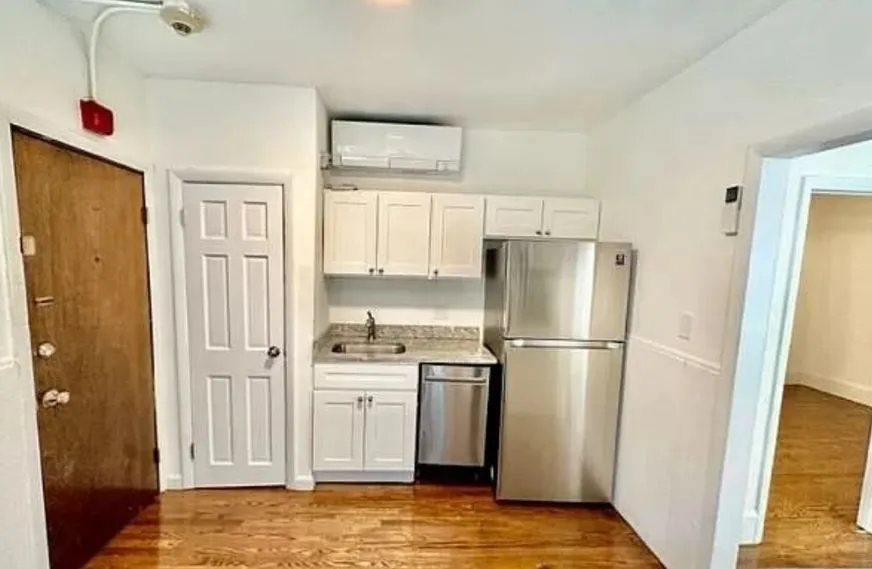1 bed, 1 bath apartment for rent at 4 Garden Ct Unit 5C, North End — photo 2 of 9
