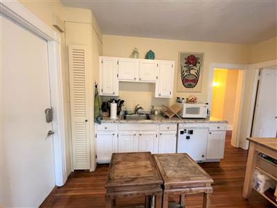 3 bed, 1 bath apartment for rent at 4 Gilson Ter Unit 1, Spring Hill — photo 2 of 11