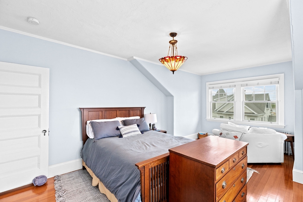 4 bed, 2 bath apartment for rent at 4 Glover Ave Unit 4, Allerton — photo 18 of 26