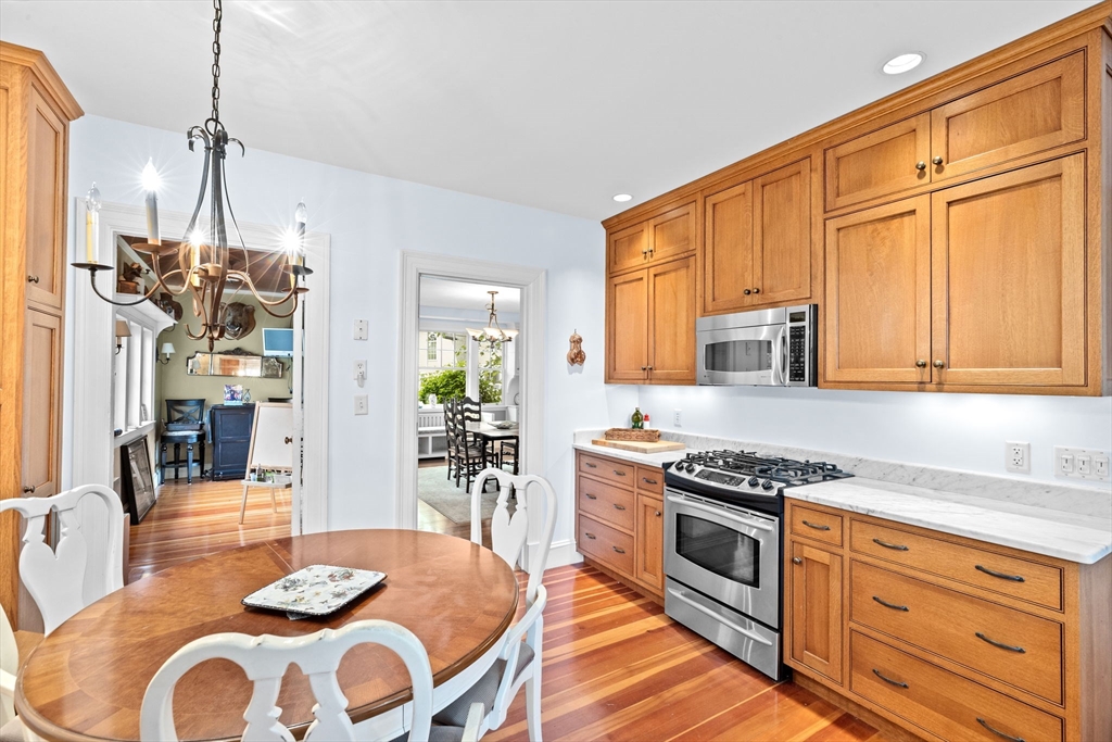 4 bed, 2 bath apartment for rent at 4 Glover Ave Unit 4, Allerton — photo 10 of 26