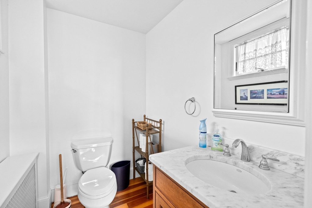 4 bed, 2 bath apartment for rent at 4 Glover Ave Unit 4, Allerton — photo 15 of 26