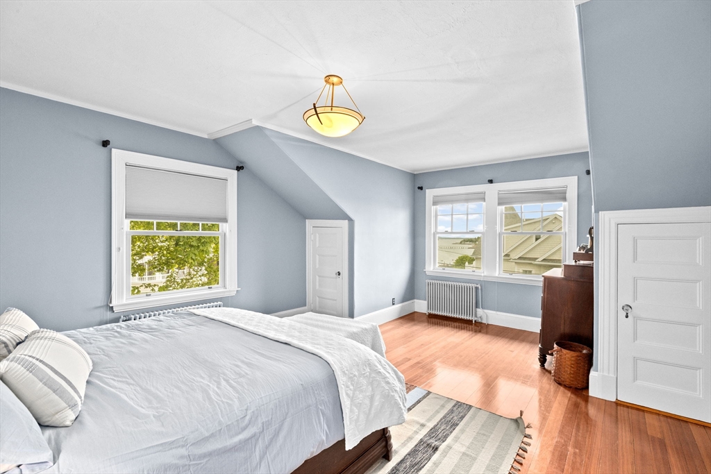 4 bed, 2 bath apartment for rent at 4 Glover Ave Unit 4, Allerton — photo 19 of 26