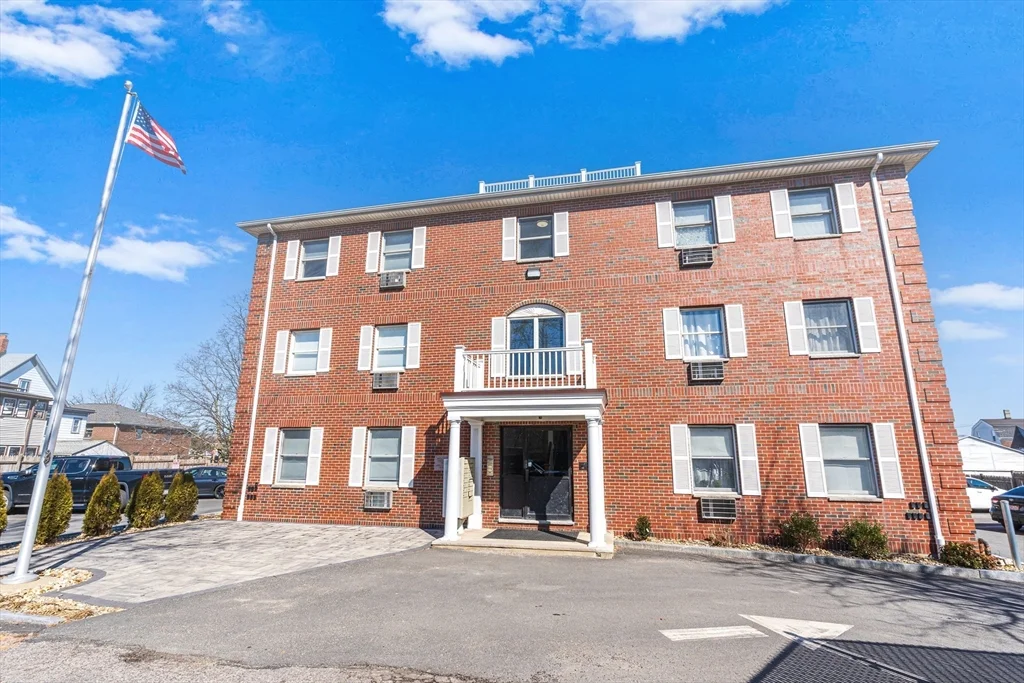 2 bed, 1 bath apartment for rent at 4 Golden Ct Unit 1, Medford — photo 17 of 17