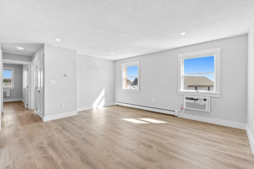 2 bed, 1 bath apartment for rent at 4 Golden Ct Unit 11, Medford — photo 9 of 17