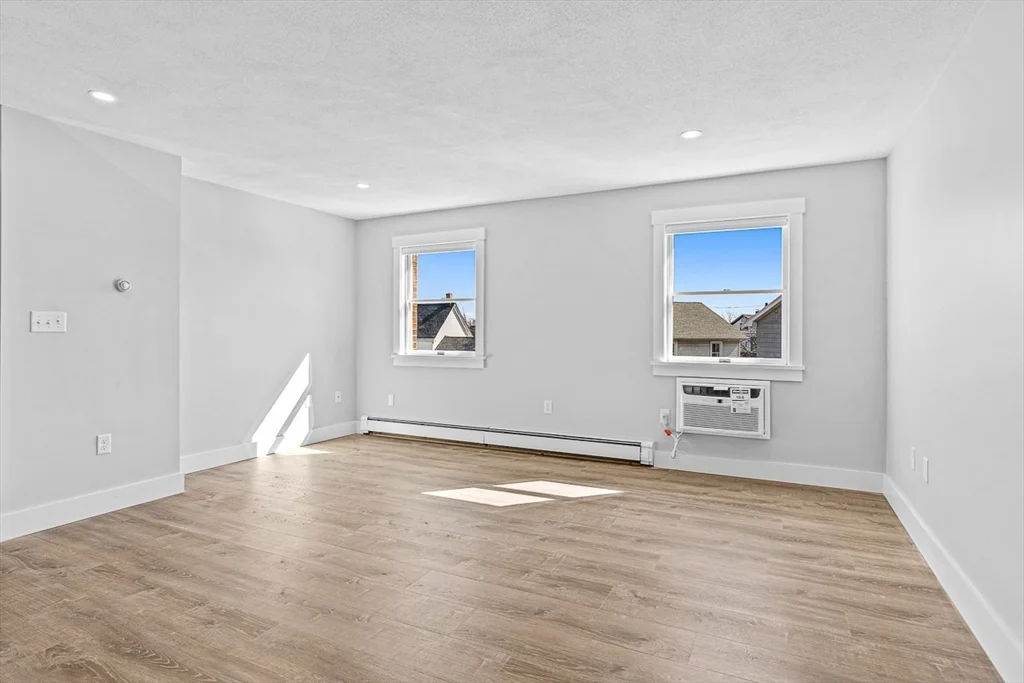 2 bed, 1 bath apartment for rent at 4 Golden Ct Unit 11, Medford — photo 10 of 17