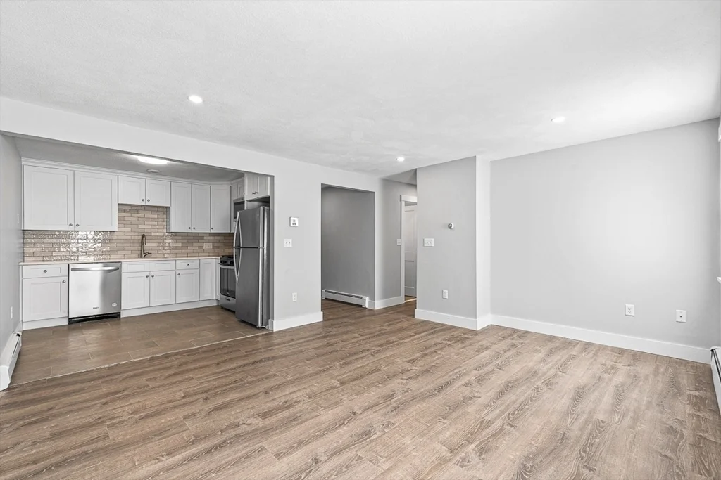 2 bed, 1 bath apartment for rent at 4 Golden Ct Unit 11, Medford — photo 11 of 17