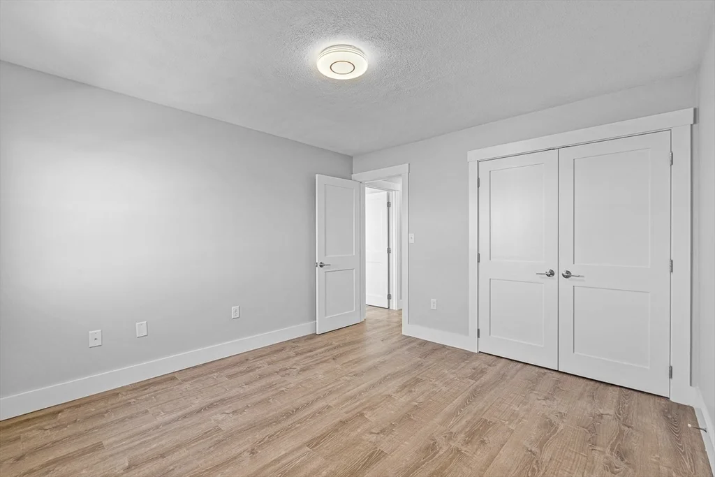 2 bed, 1 bath apartment for rent at 4 Golden Ct Unit 11, Medford — photo 5 of 17