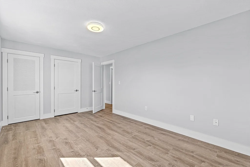 2 bed, 1 bath apartment for rent at 4 Golden Ct Unit 2, Medford — photo 3 of 17