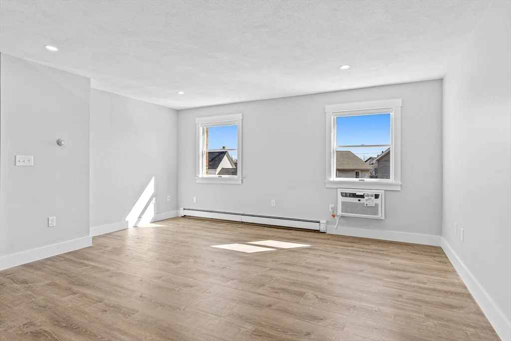 2 bed, 1 bath apartment for rent at 4 Golden Ct Unit 2, Medford — photo 10 of 17